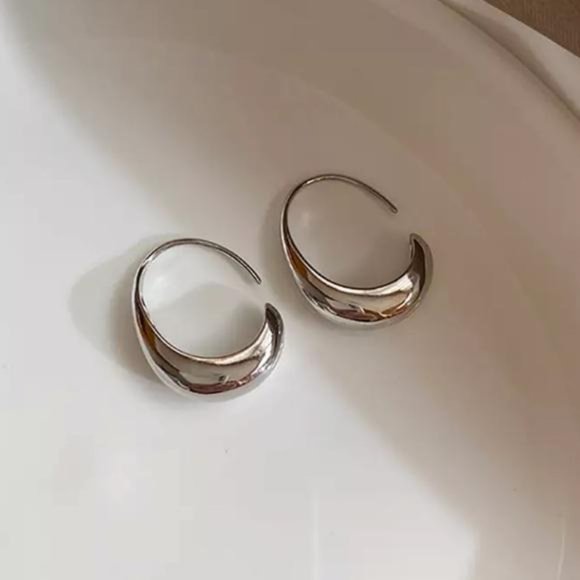 NEW 925 STERLING SILVER HOOP EARRINGS, NICE EARRINGS, CUTE EARRINGS - Picture 3 of 4